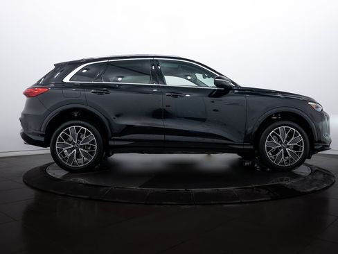 Certified 2025 Audi Q5 Premium Plus w/ Premium Plus image 3