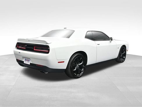 Used 2018 Dodge Challenger R/T RWD image 5