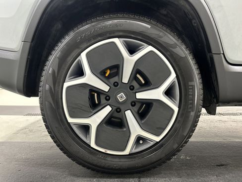 Used 2022 Rivian R1T Adventure image 12