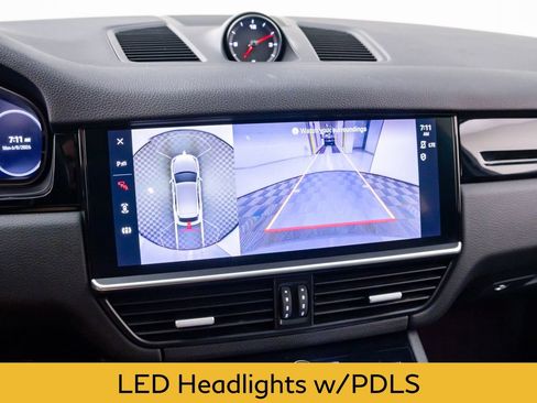 Used 2023 Porsche Cayenne AWD/4WD image 25
