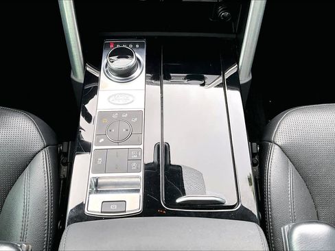 Used 2017 Land Rover Discovery HSE image 31