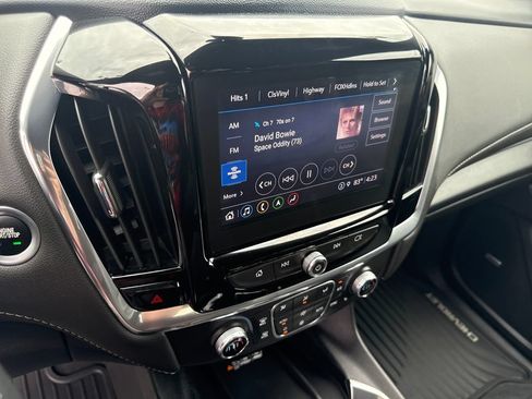 Certified 2023 Chevrolet Traverse LT w/ LT Premium Package AWD/4WD image 23