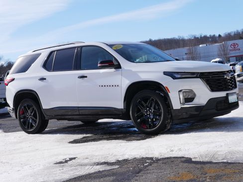 Certified 2023 Chevrolet Traverse Premier w/ Redline Edition image 11
