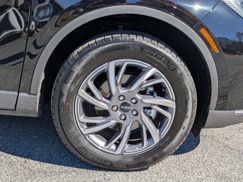 Used 2025 Lincoln Corsair FWD w/ Equipment Group 101A image 13