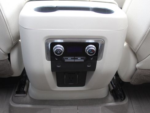 Used 2022 GMC Yukon Denali AWD/4WD image 17