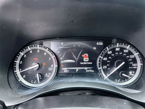 Used 2021 Toyota Highlander XLE image 19