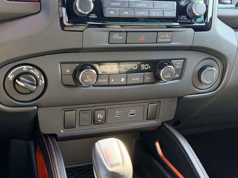 Used 2023 Nissan Frontier PRO-4X w/ Technology Package image 21