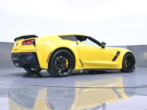 Used 2019 Chevrolet Corvette Grand Sport w/ Carbon Flash Badge Package image 48