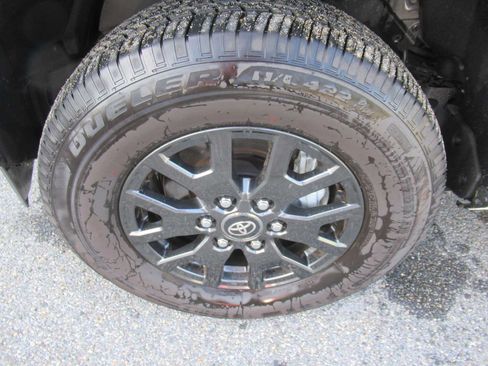 Used 2026 Toyota 4Runner SR5 AWD/4WD image 12