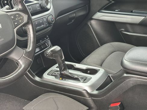 Used 2021 Chevrolet Colorado LT AWD/4WD image 18