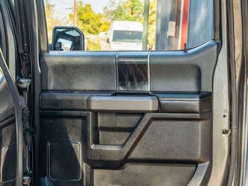 Used 2019 Ford F150 Platinum w/ Equipment Group 701A Luxury image 40