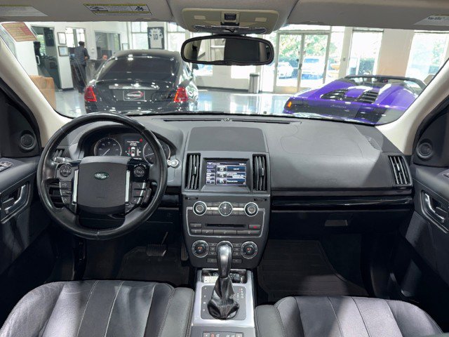 Used 2015 Land Rover LR2 AWD/4WD image 4
