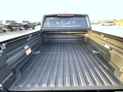 Used 2025 Honda Ridgeline Black Edition image 23