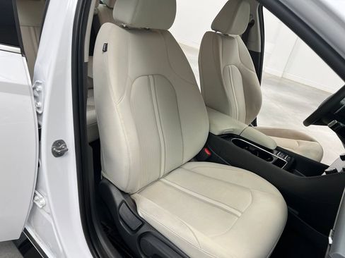 Used 2025 Hyundai Sonata SEL FWD image 20