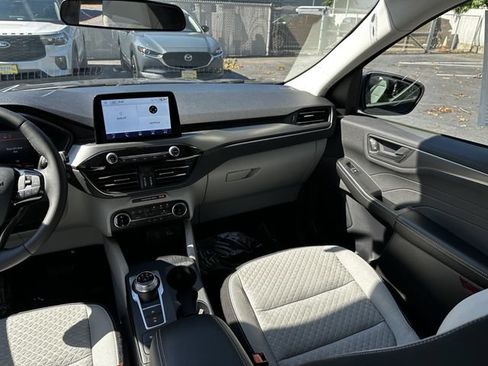 Certified 2023 Ford Escape Active AWD/4WD image 17