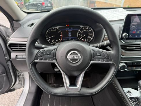 Used 2023 Nissan Altima 2.5 SV AWD/4WD image 13