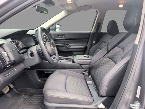 Used 2022 Nissan Pathfinder SV FWD image 17