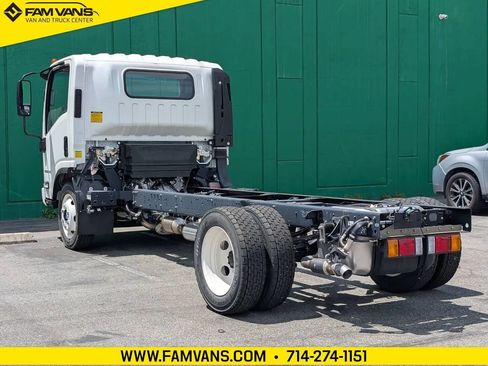 Used 2024 Chevrolet Low Cab Forward RWD image 4