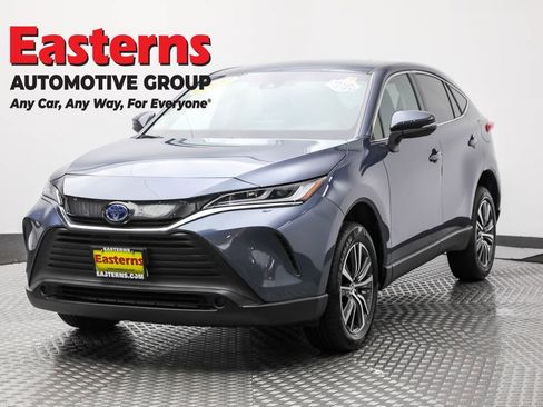 Used 2024 Toyota Venza LE image 1