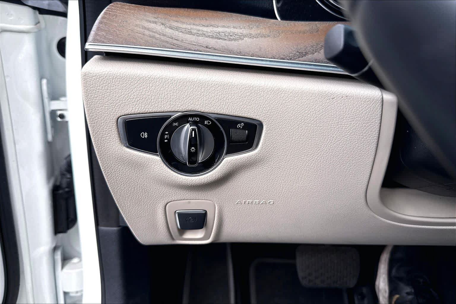 Used 2018 Mercedes-Benz E 300 image 33