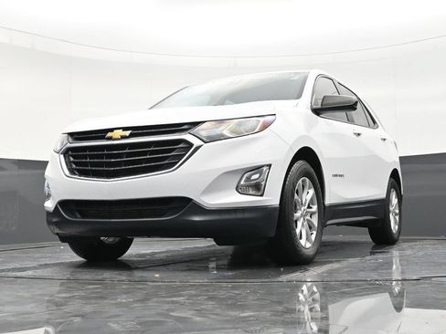 Used 2020 Chevrolet Equinox LS FWD image 24