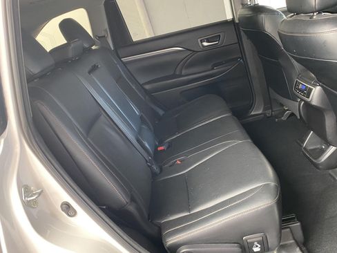 Used 2018 Toyota Highlander Limited AWD/4WD image 13