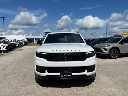 Used 2024 Jeep Wagoneer Series II RWD image 2