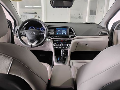 Used 2020 Hyundai Elantra Limited FWD image 69