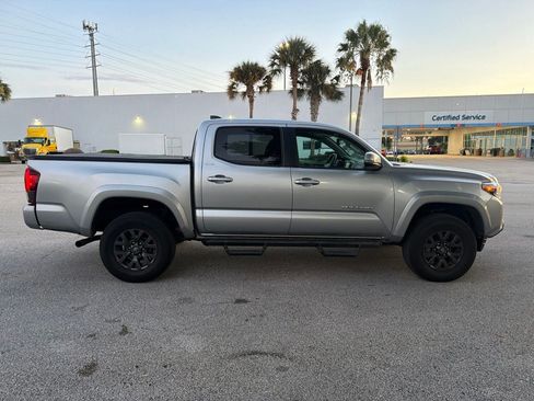 Used 2022 Toyota Tacoma SR5 w/ Technology Package RWD image 4