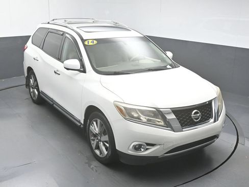 Used 2014 Nissan Pathfinder Platinum w/ Platinum Premium Package AWD/4WD image 43