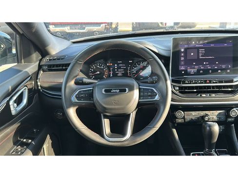 Used 2025 Jeep Compass Trailhawk AWD/4WD image 21