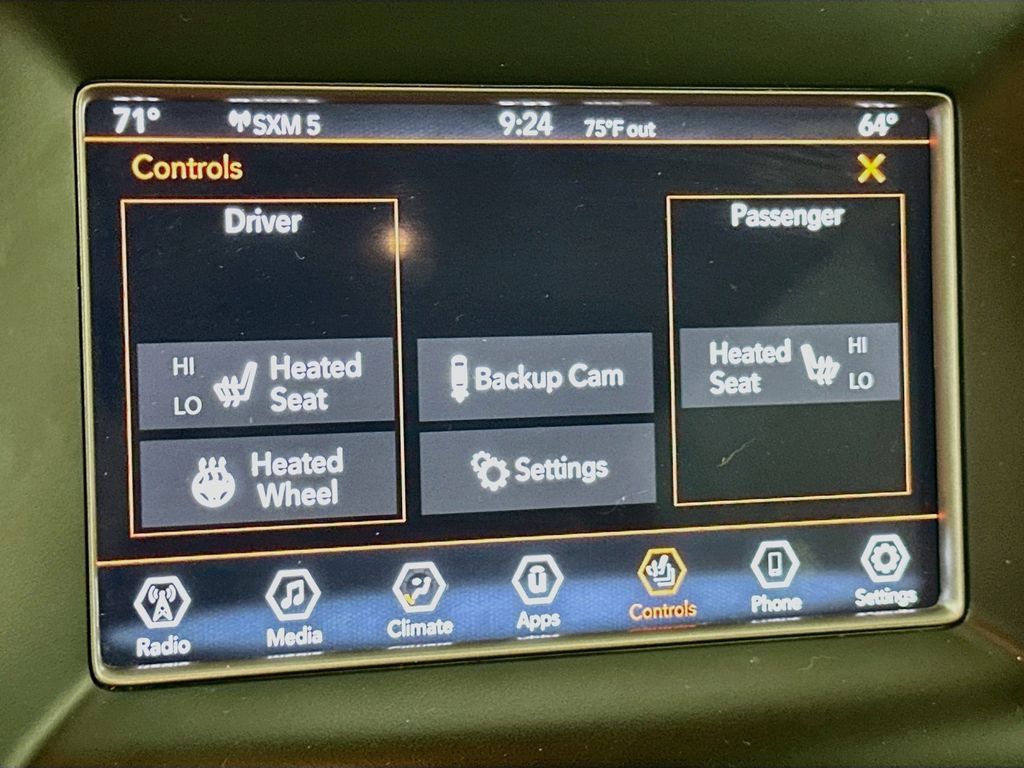 Used 2019 Jeep Grand Cherokee Laredo w/ Security & Convenience Group AWD/4WD image 27