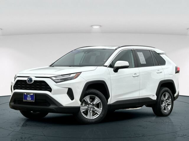 Used 2022 Toyota RAV4 XLE w/ Convenience Package AWD/4WD image 2