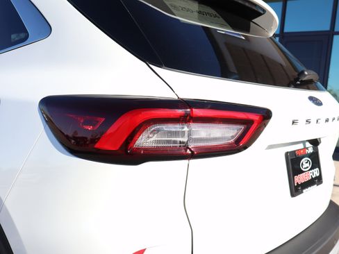 New 2026 Ford Escape SE FWD image 18