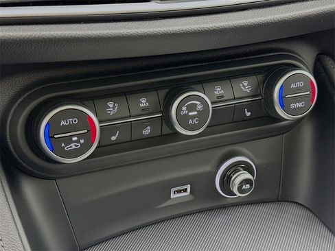 Used 2023 Alfa Romeo Stelvio Veloce image 22