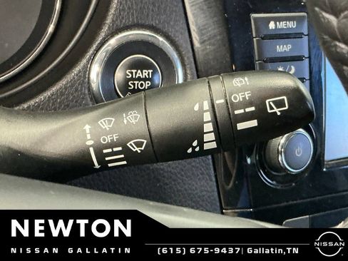 Used 2019 Nissan Rogue SV w/ Premium Package FWD image 32