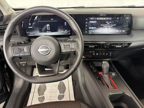 Certified 2025 Nissan Kicks SR AWD/4WD image 3