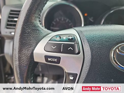 Used 2012 Toyota Highlander Limited w/ Tow Pkg AWD/4WD image 16