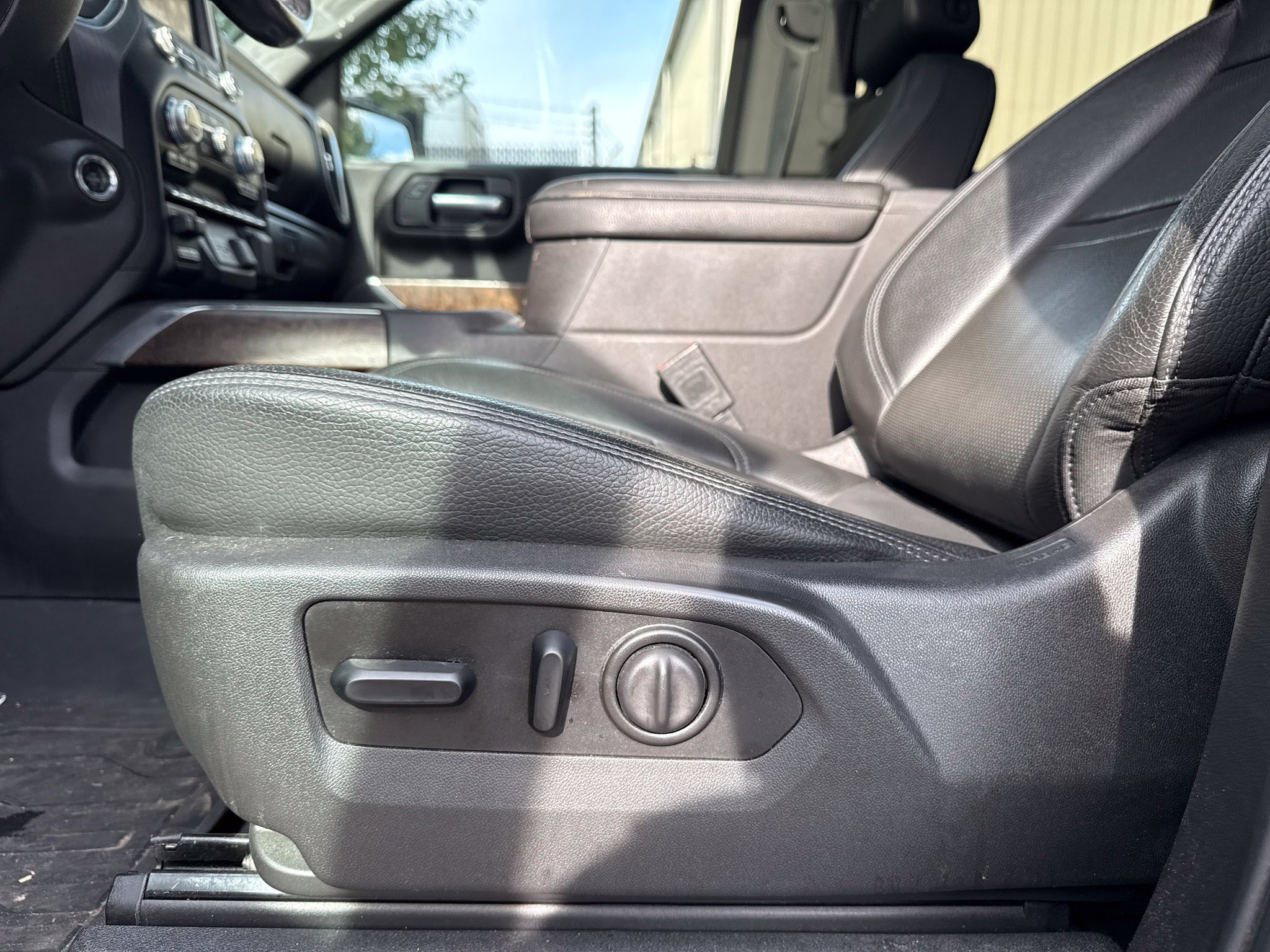 Used 2020 GMC Sierra 1500 Denali w/ Denali Premium Package AWD/4WD image 14