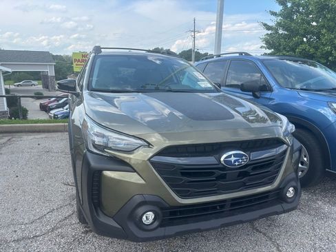 Used 2025 Subaru Outback Premium AWD/4WD image 4