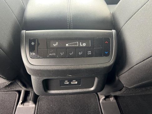 Certified 2022 Nissan Pathfinder SV image 26