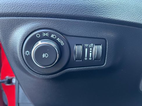 Used 2021 Jeep Compass Latitude image 24