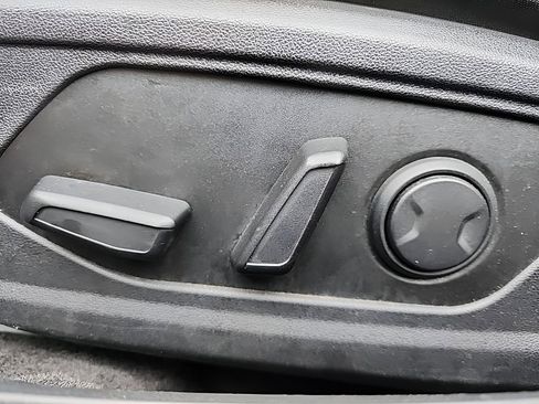 Used 2024 Hyundai Elantra Limited FWD image 22