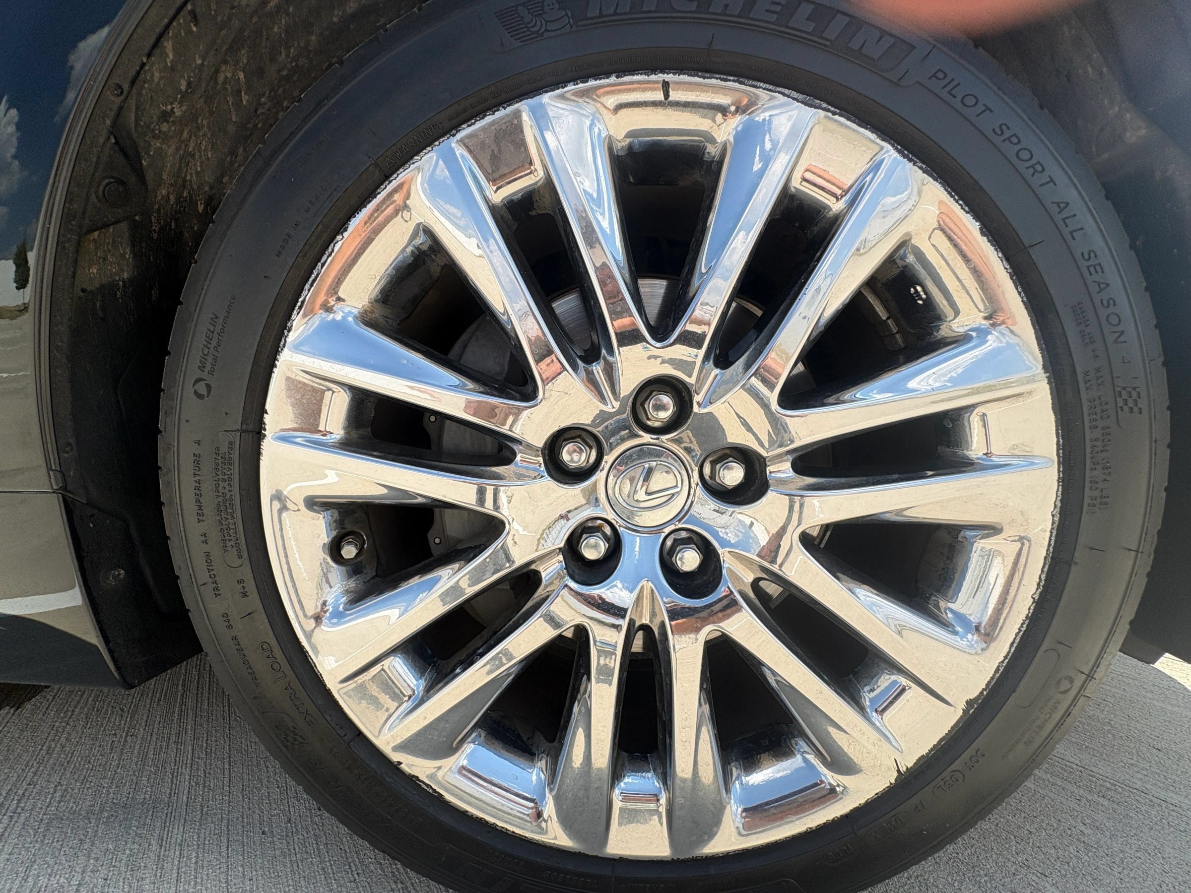 Used 2015 Lexus LS 460 w/ Ultra Luxury Package RWD image 40