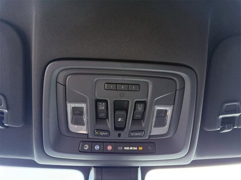 Used 2021 Chevrolet Silverado 1500 High Country w/ Technology Package image 31