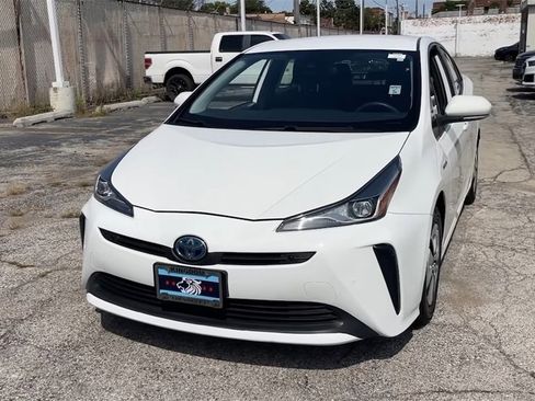 Used 2022 Toyota Prius LE image 27