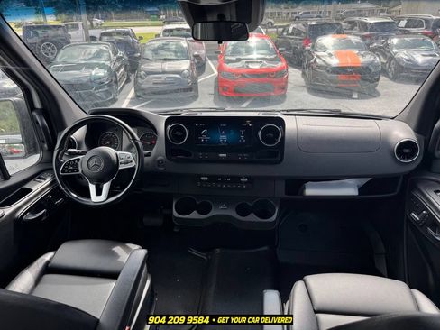 Used 2020 Mercedes-Benz Sprinter 2500 image 25