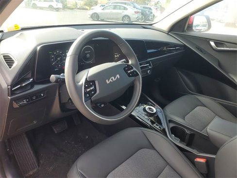 New 2024 Kia Niro Wind w/ Wind Preserve Package image 7