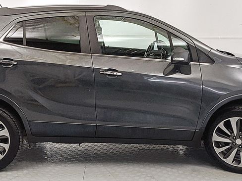 Used 2018 Buick Encore Essence AWD/4WD image 2