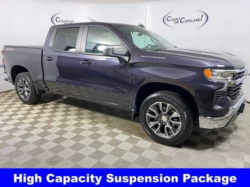 Certified 2024 Chevrolet Silverado 1500 LT AWD/4WD image 8